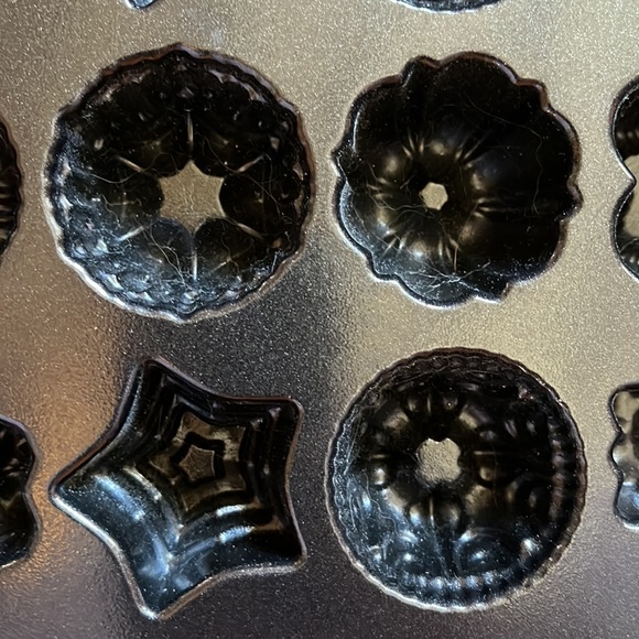 BUNDT TEA CAKE & CANDIES NonStick Pan 2.5cup .59Liter Flower Star Heart Cake NEW - Picture 6 of 16